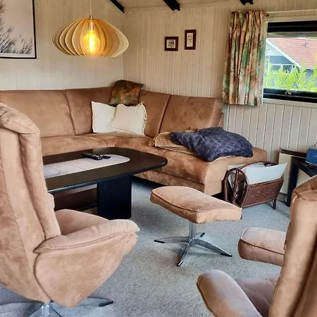 Holiday home Ferienhaus-mit-kamin-grossem-garten-und-strandnaehe Skovmose