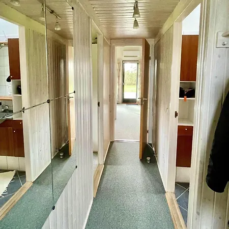 Holiday home Ferienhaus-mit-kamin-grossem-garten-und-strandnaehe